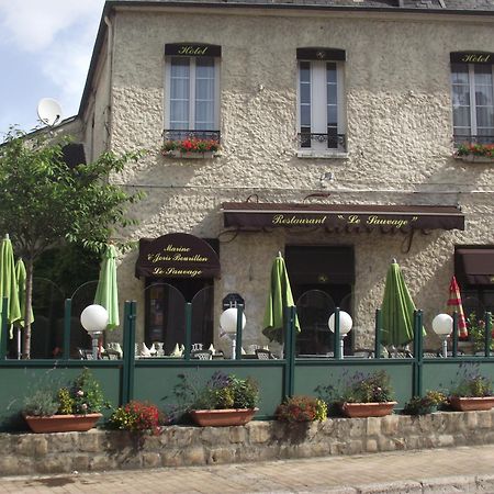 Le Sauvage Hotel Château-Renard Exterior foto