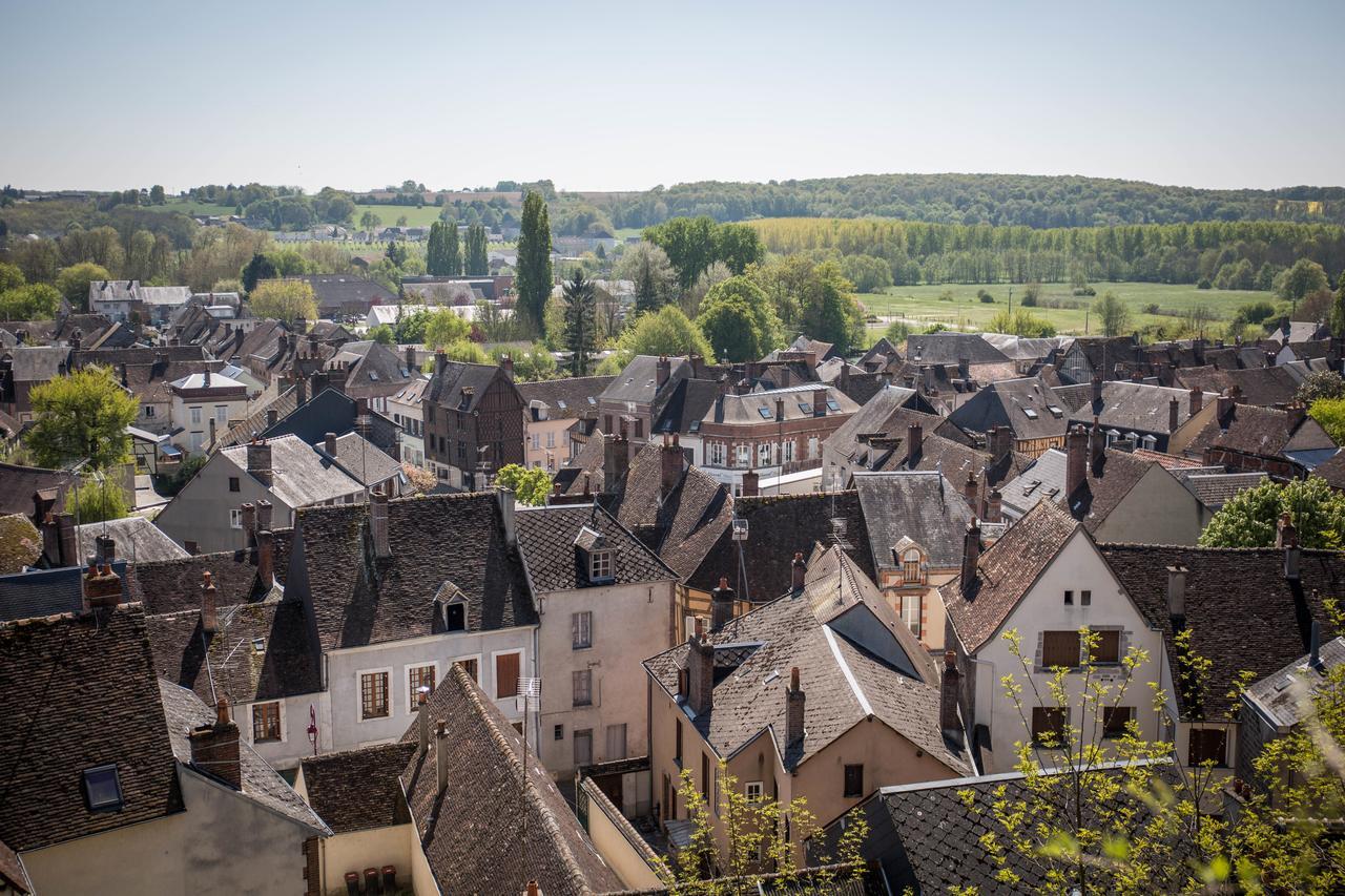 Le Sauvage Hotel Château-Renard Exterior foto
